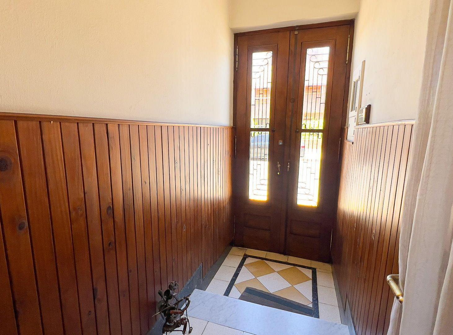 Foto de VENTA CASA 4 DORM SEMICENTRO TANDIL, imagen 5