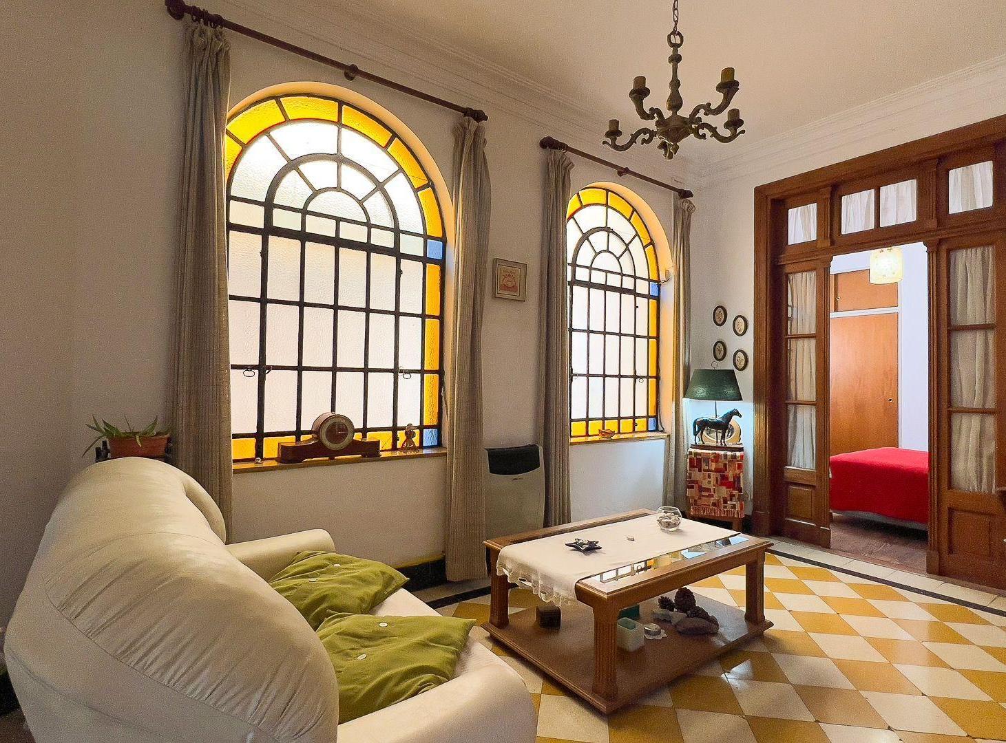 Foto de VENTA CASA 4 DORM SEMICENTRO TANDIL, imagen 3