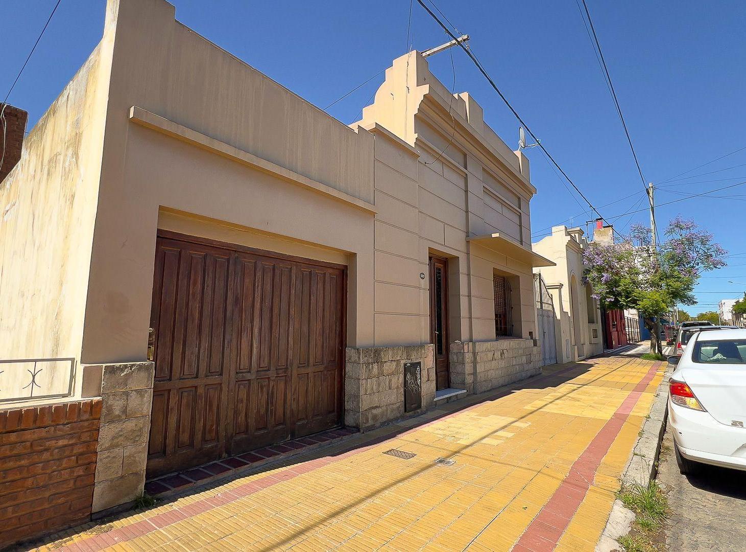 Foto de VENTA CASA 4 DORM SEMICENTRO TANDIL, imagen 2