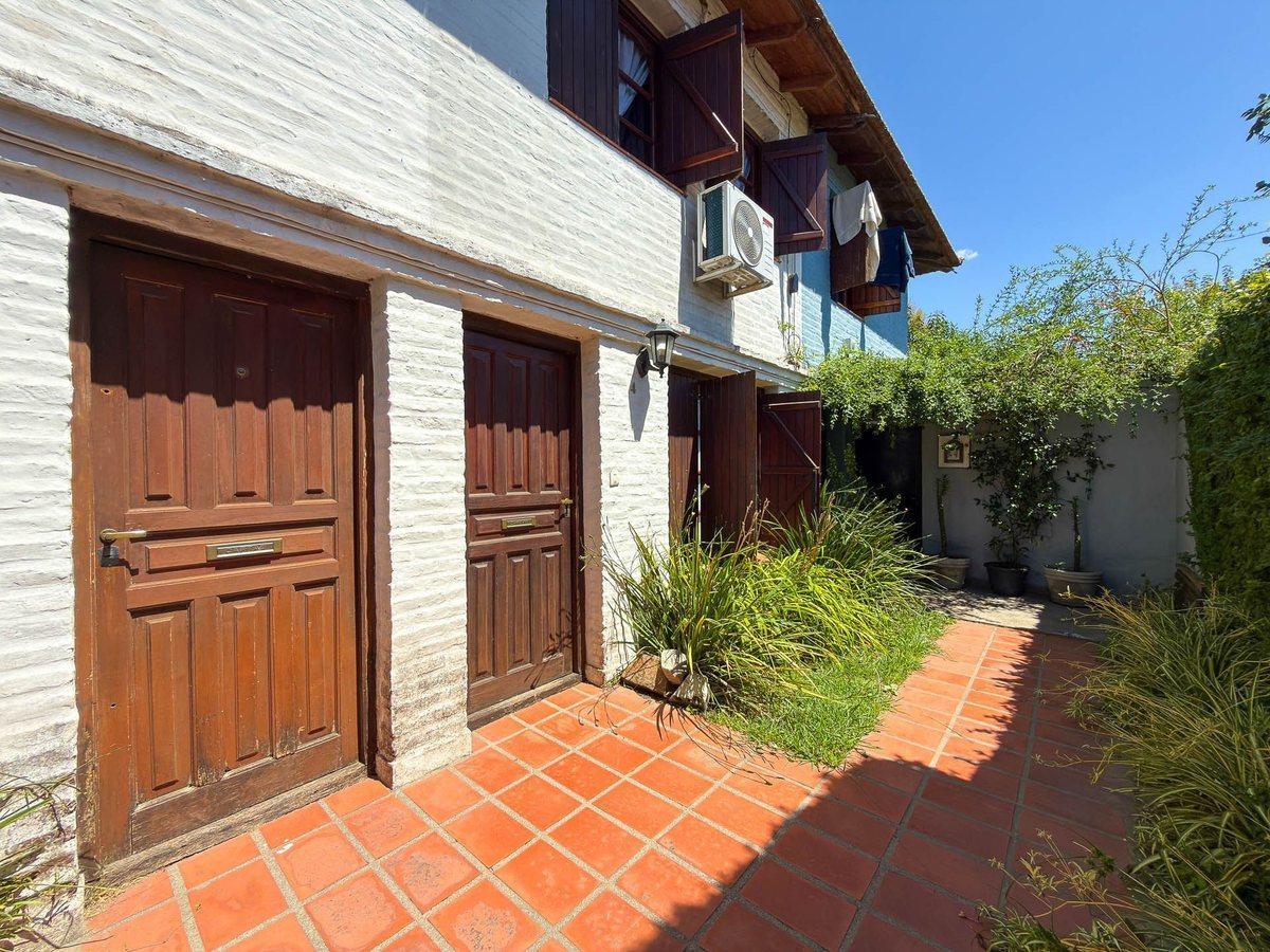 Foto de VENTA DEPARTAMENTO DUPLEX 3 AMBIENTES SEMICENTRO, imagen 1