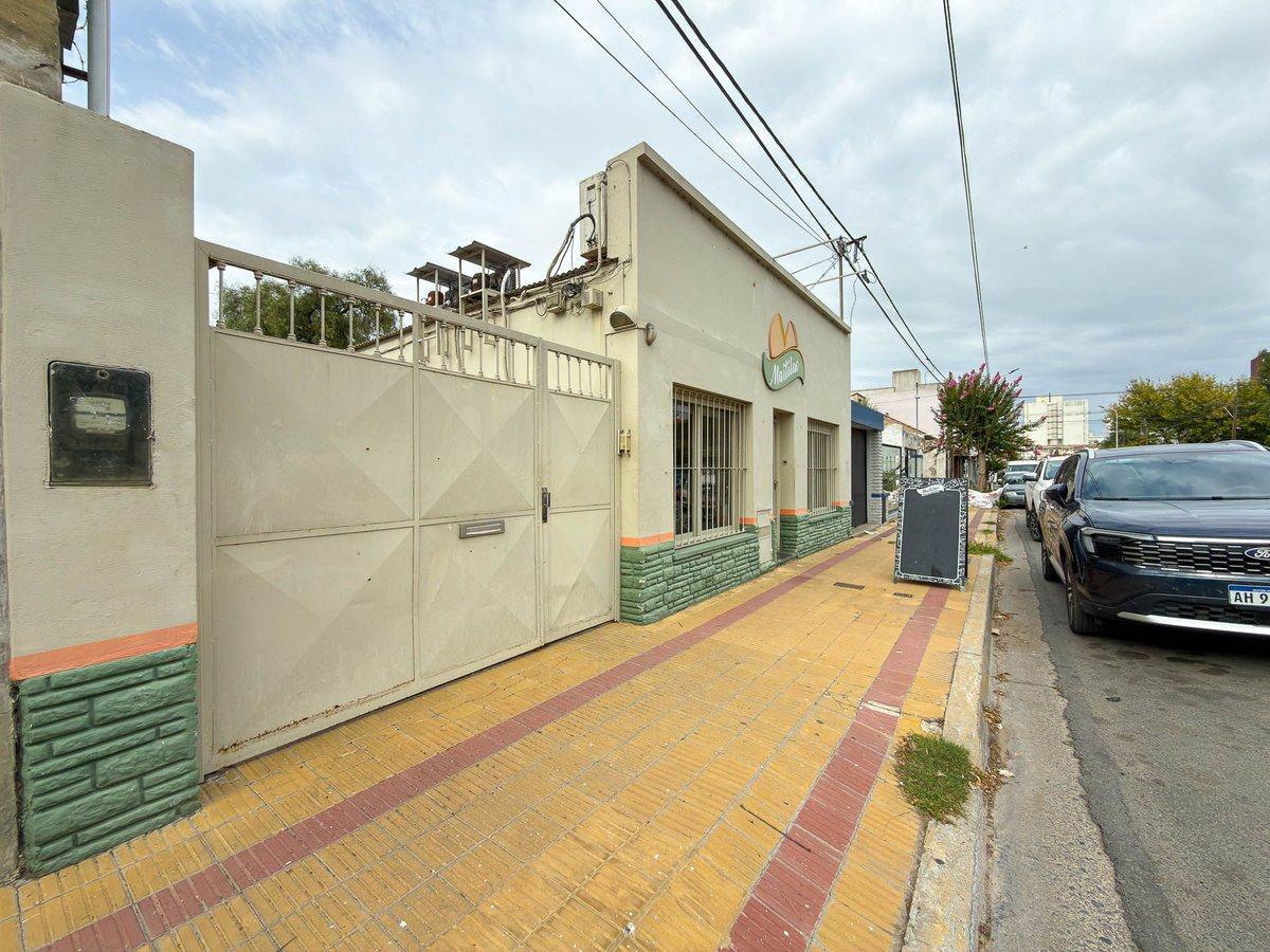 Foto de LOCAL CON OFICINAS Y 2 GALPONES SEMICENTRO TANDIL, imagen 5
