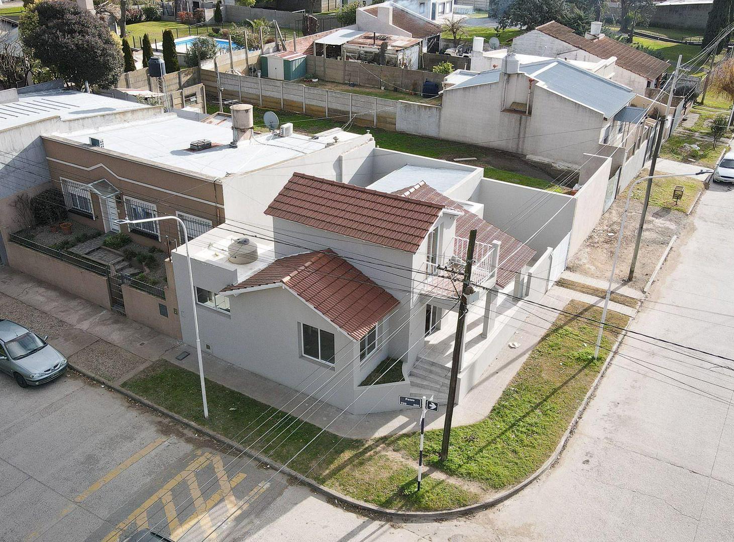 Foto de VENTA CASA RECICLADA DE 3 DORM JARDIN TANDIL, imagen 3