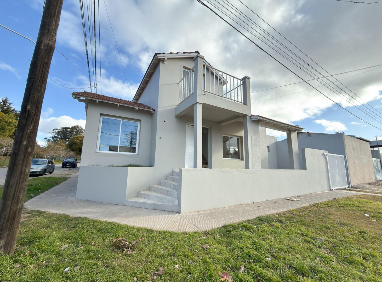 Foto de VENTA CASA RECICLADA DE 3 DORM JARDIN TANDIL, imagen 2