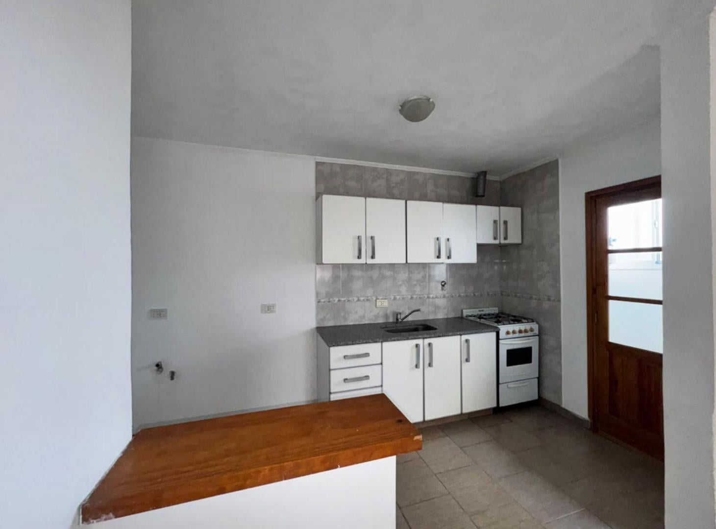 Foto de VENTA DEPARTAMENTO 2 AMBIENTES, TANDIL., imagen 5