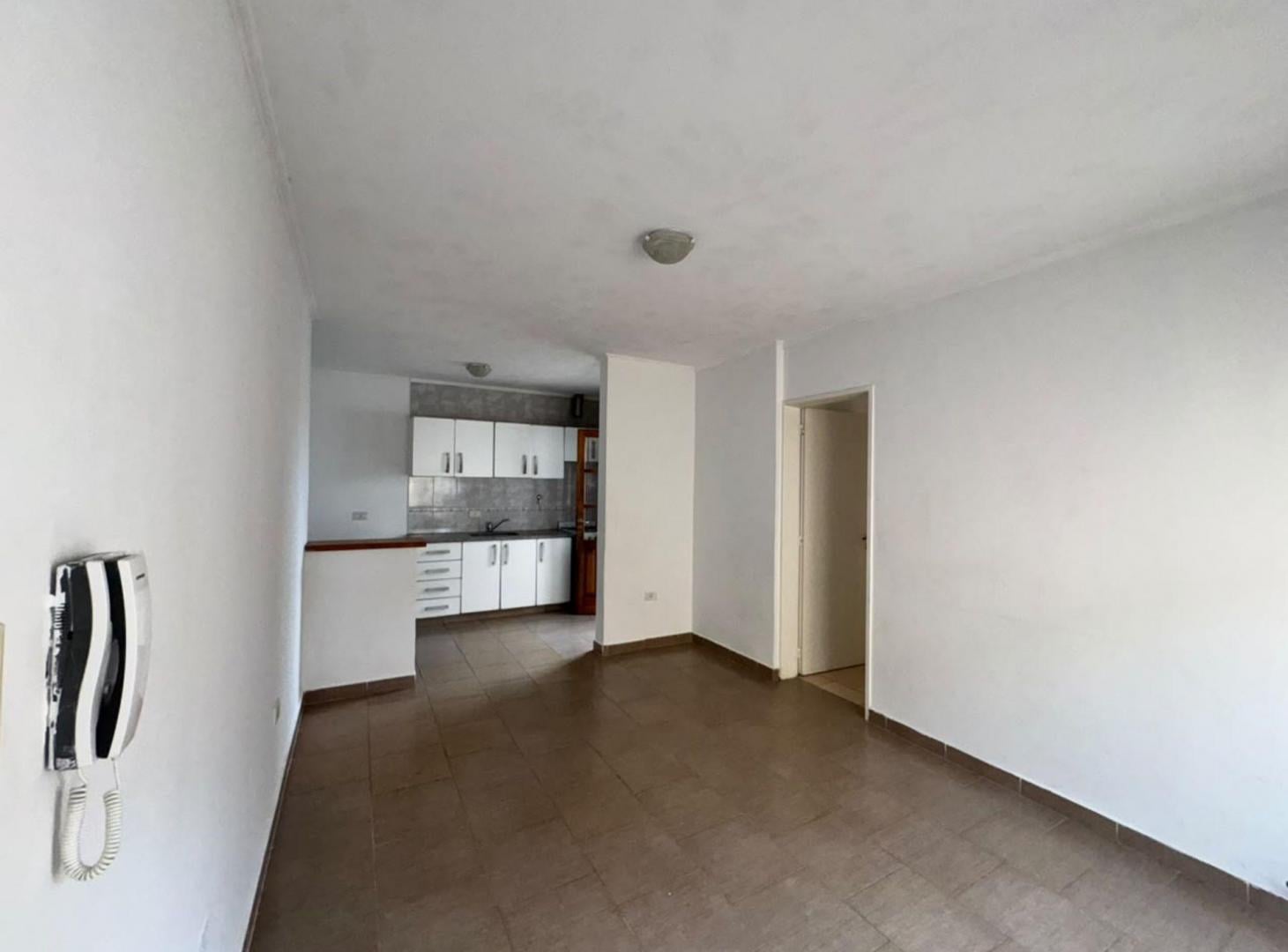 Foto de VENTA DEPARTAMENTO 2 AMBIENTES, TANDIL., imagen 1