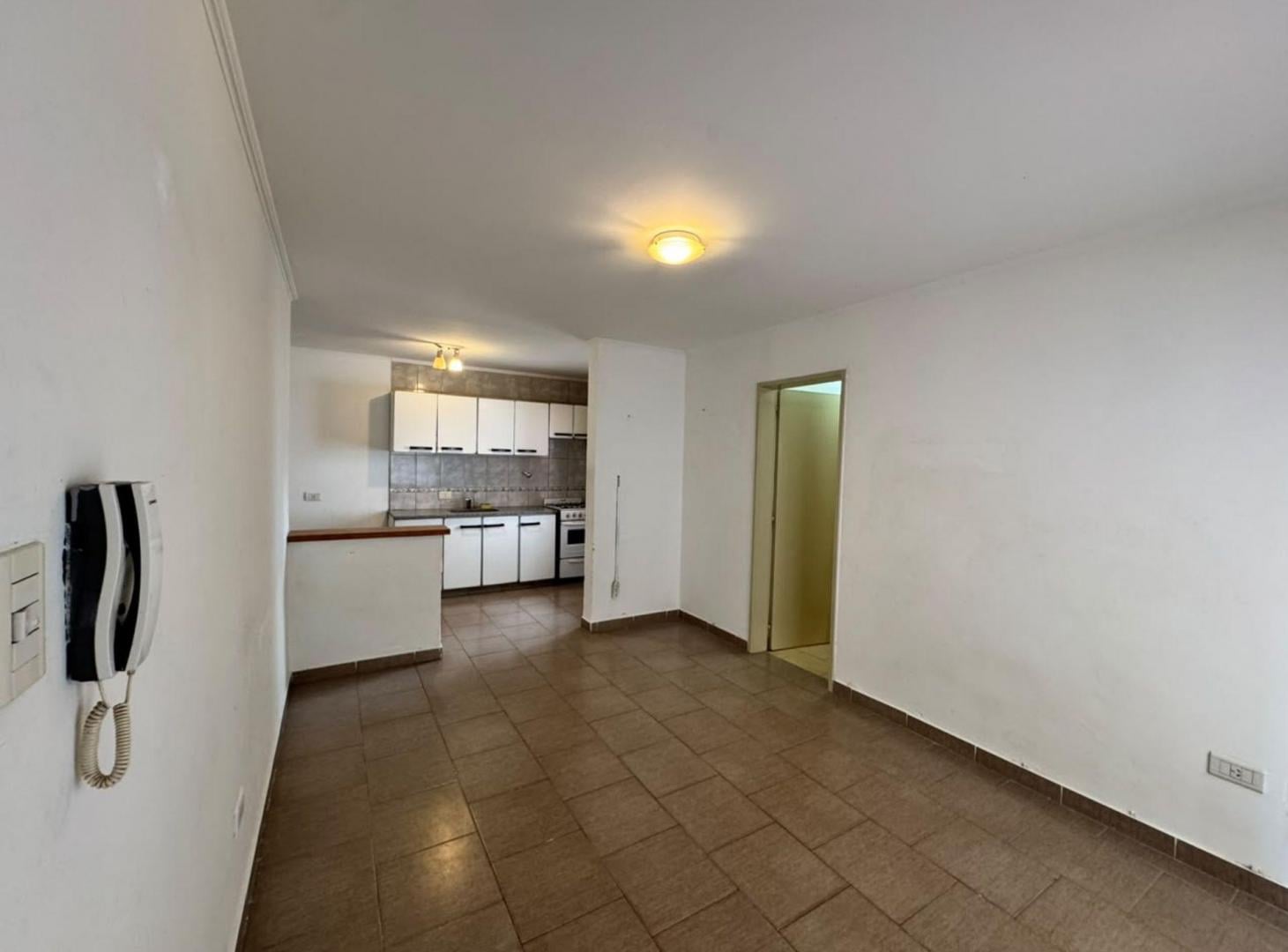 Foto de VENTA DEPARTAMENTO 2 AMBIENTES PLANTA BAJA TANDIL, imagen 1