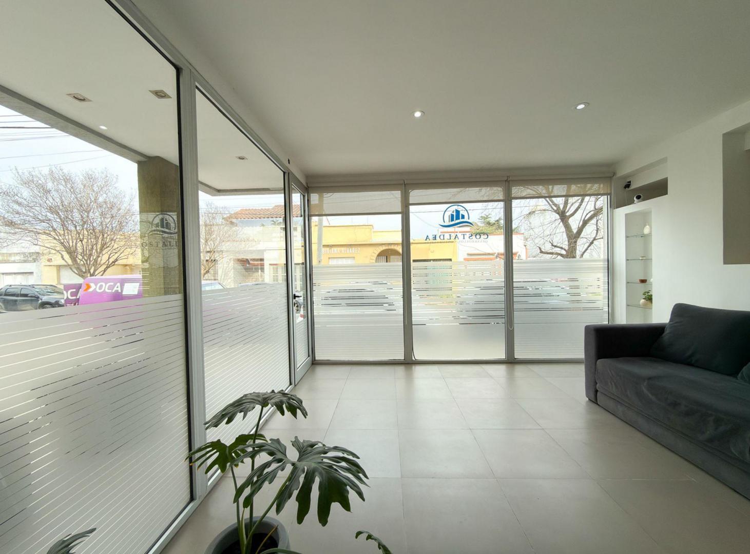 Foto de VENTA LOCAL AL FRENTE SEMICENTRO TANDIL, imagen 4