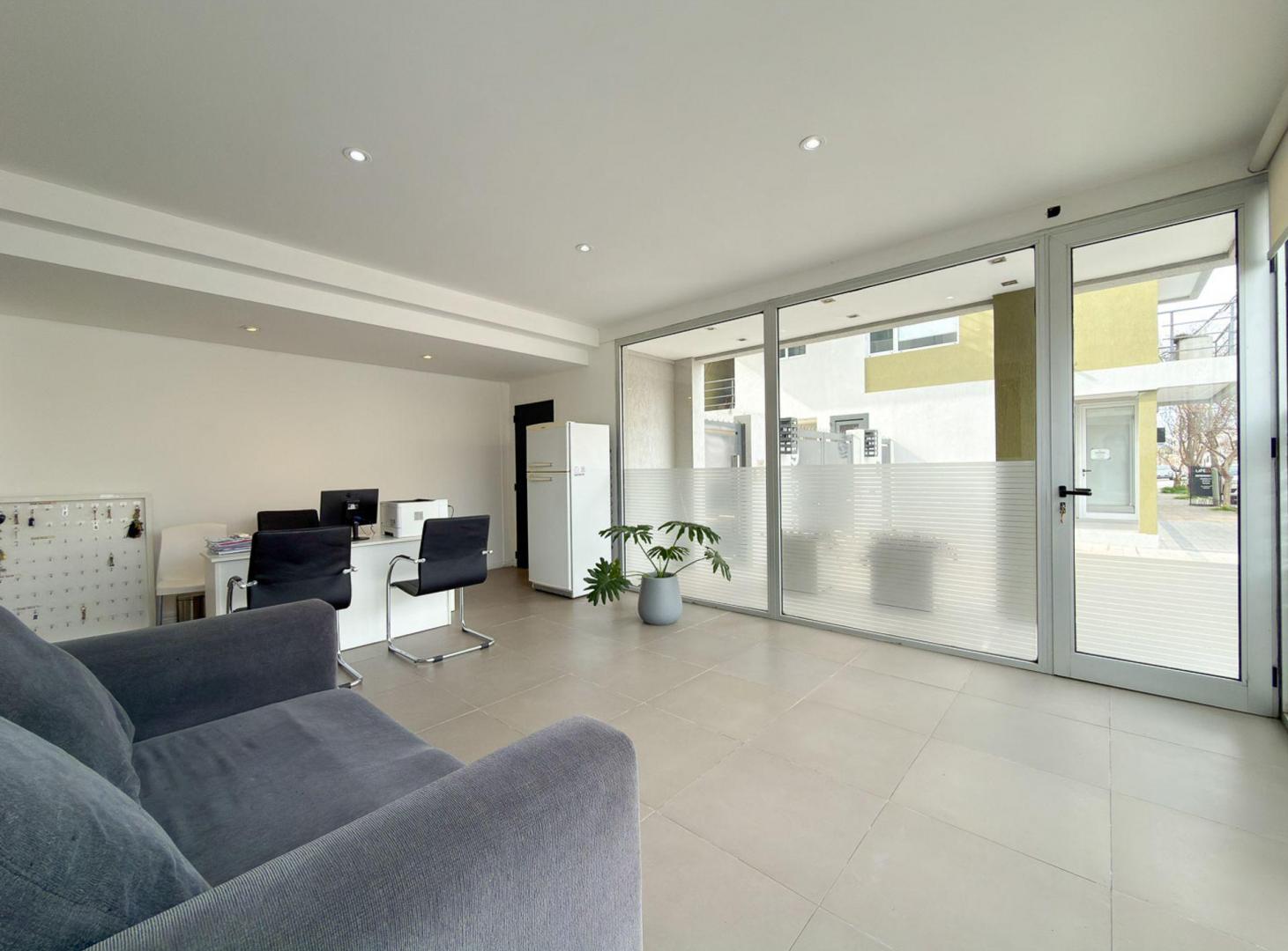 Foto de VENTA LOCAL AL FRENTE SEMICENTRO TANDIL, imagen 1