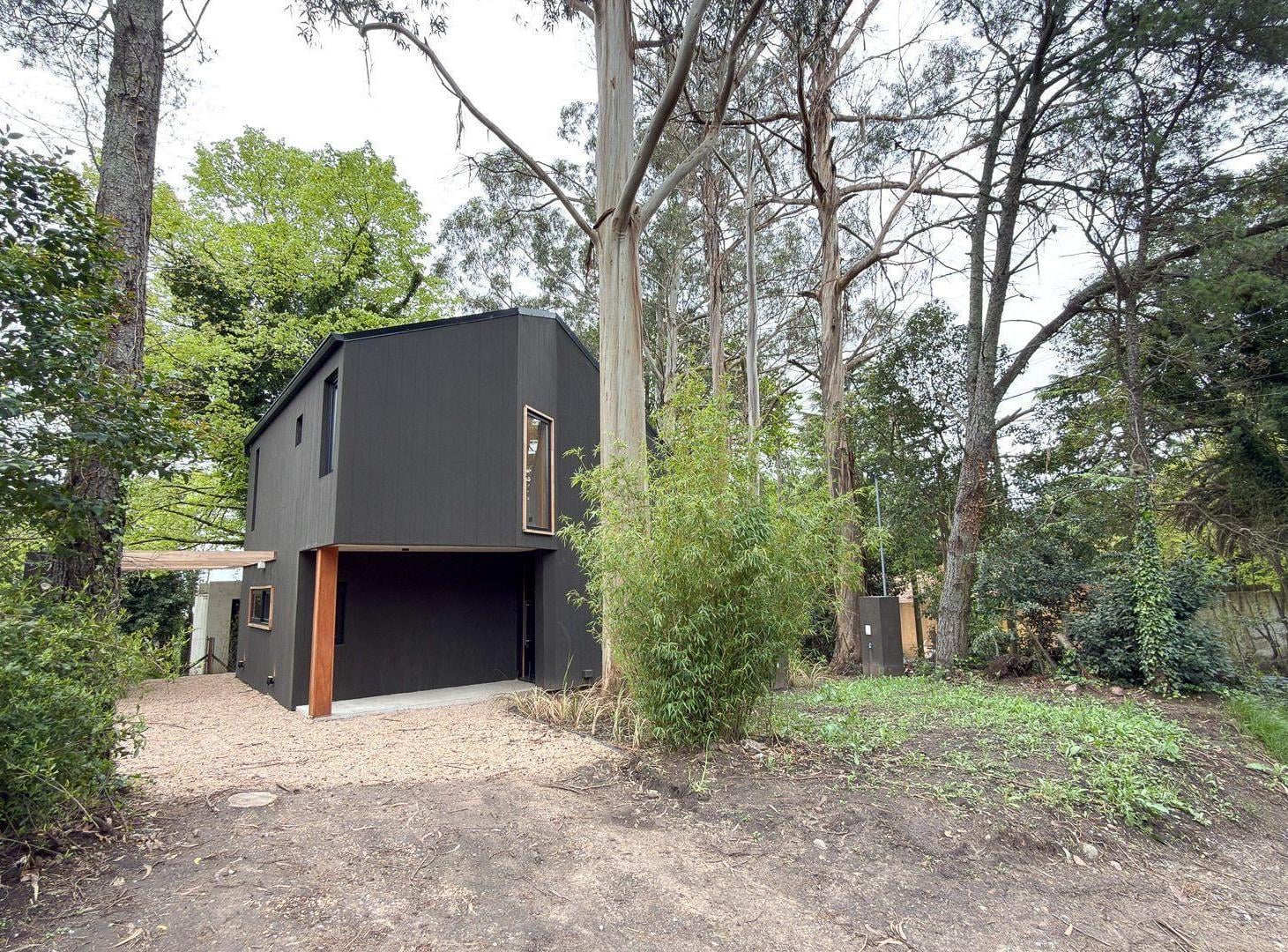 Foto de VENTA DE CASA DE DOS DORMITORIOS, TANDIL., imagen 2