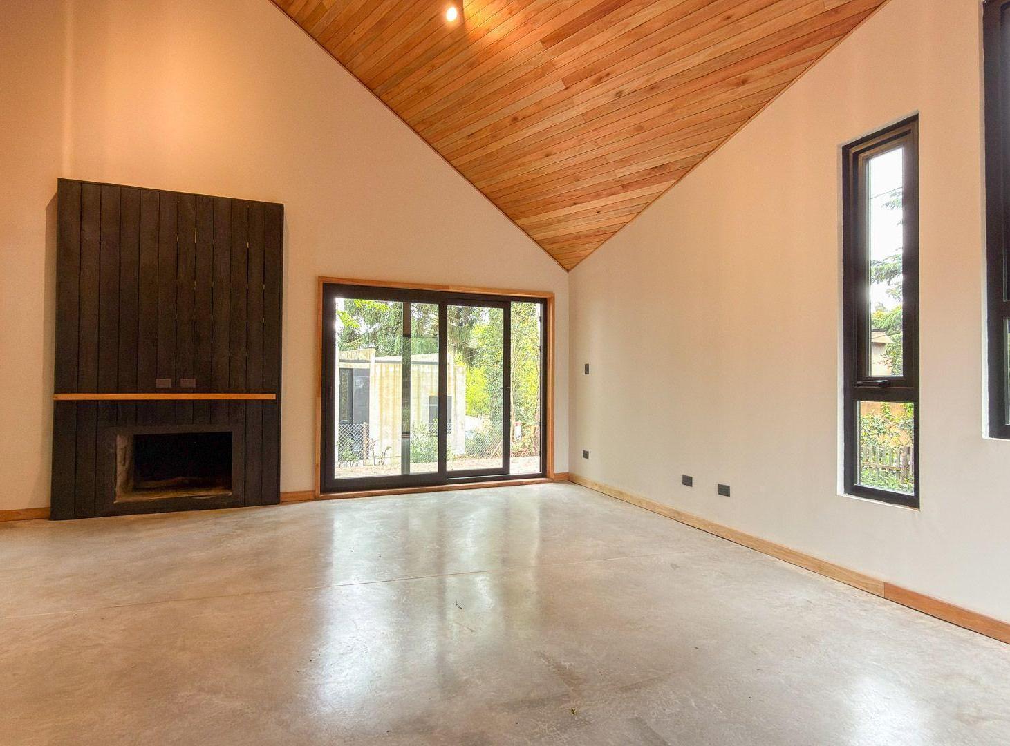 Foto de VENTA DE CASA DE DOS DORMITORIOS, TANDIL., imagen 4