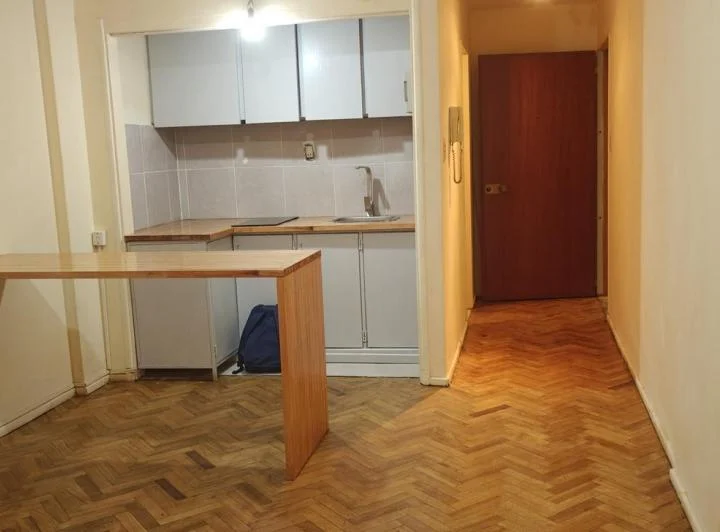 Monoambiente dividido de 35 m² en Retiro – Cocina integrada y baño completo – Excelente ubicación. 5