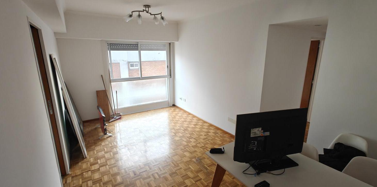 Foto de VENTA 3 AMBIENTES EN SAN CRISTÓBAL – PISO ALTO – CON RENTA HASTA JULIO, imagen 1