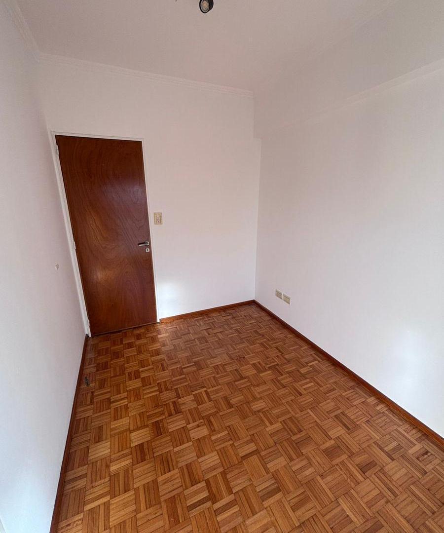 Foto de VENTA 3 AMBIENTES EN SAN CRISTÓBAL – PISO ALTO – CON RENTA HASTA JULIO, imagen 3