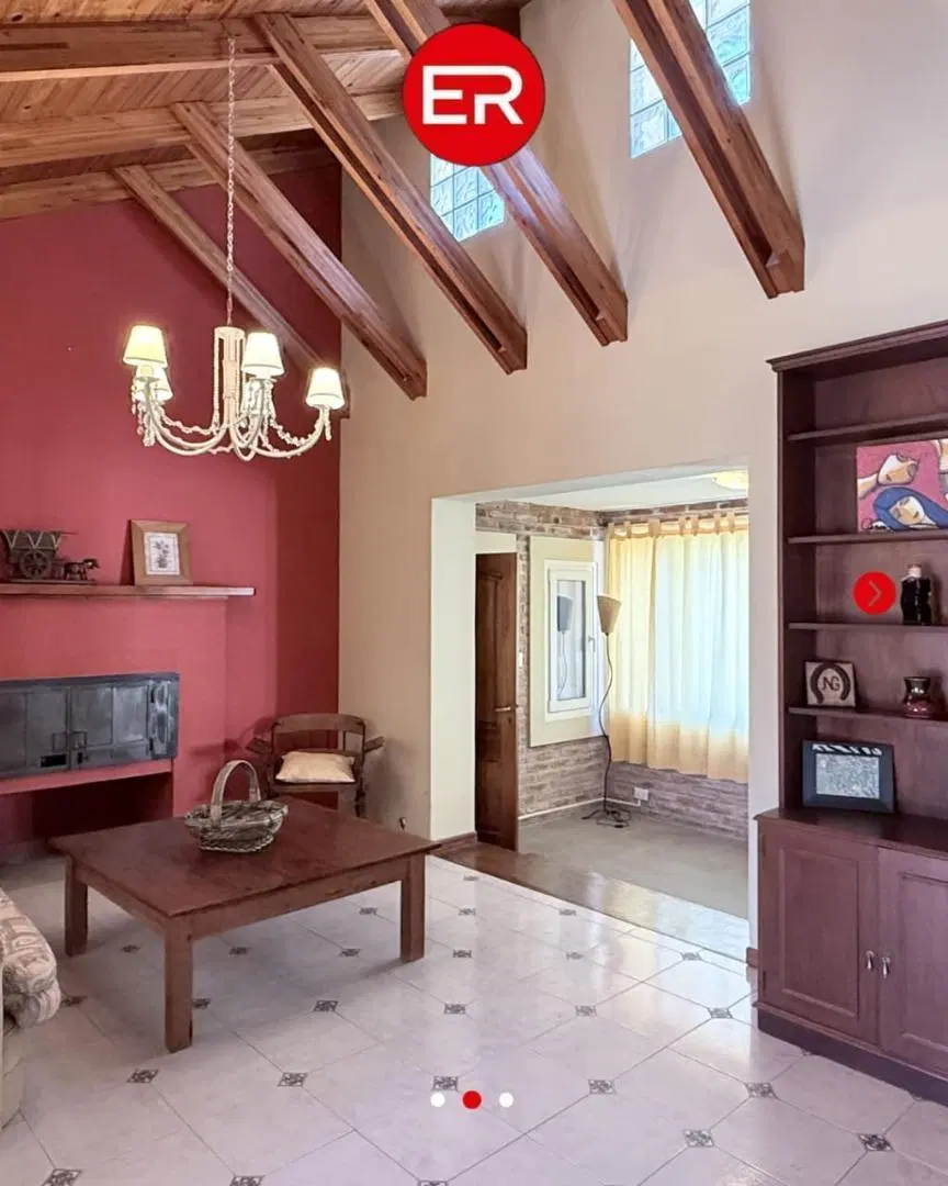 VENTA Chalet de Categoría en Esquina Frente al Golf La Cumbe 2