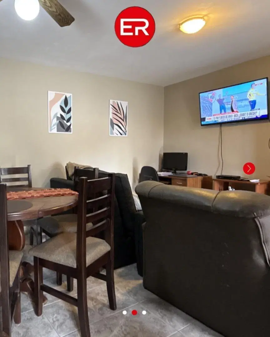 VENTA CASA A PASOS DEL CENTRO V. CARLOS PAZ,2 DOR. PILETA 3