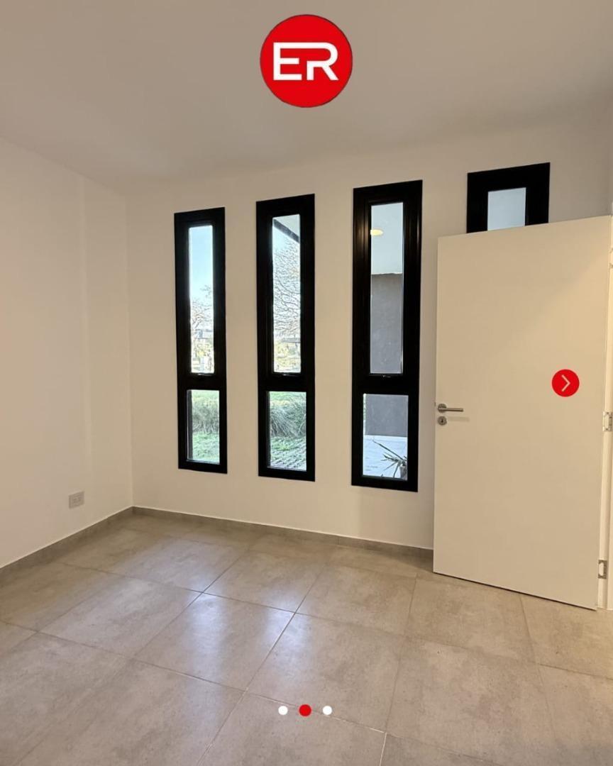 Foto de VENTA /ALQUILER,Casa moderna con piscina Estación del Carmen, imagen 5