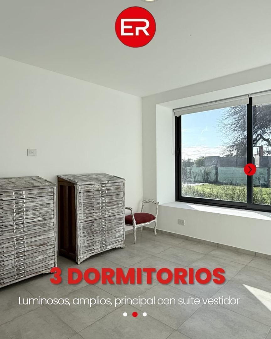 Foto de VENTA /ALQUILER,Casa moderna con piscina Estación del Carmen, imagen 1