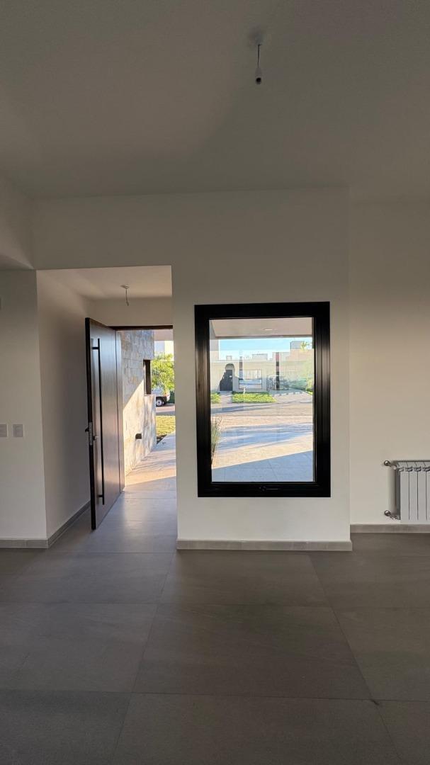 Foto de VENTA CASA EN BARRIO PRIVADO LAS CAÑITAS 3 DORMITORIOS, imagen 3