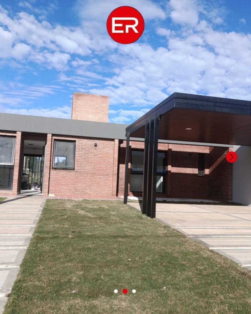 Foto de VENTA | Casa a estrenar con piscina en Tejas 4 – Malagueño, imagen 4