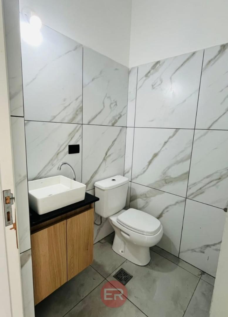 Foto de ALQUILER | LOCAL COMERCIAL SOBRE HIPÓLITO YRIGOYEN – VILLA C, imagen 4