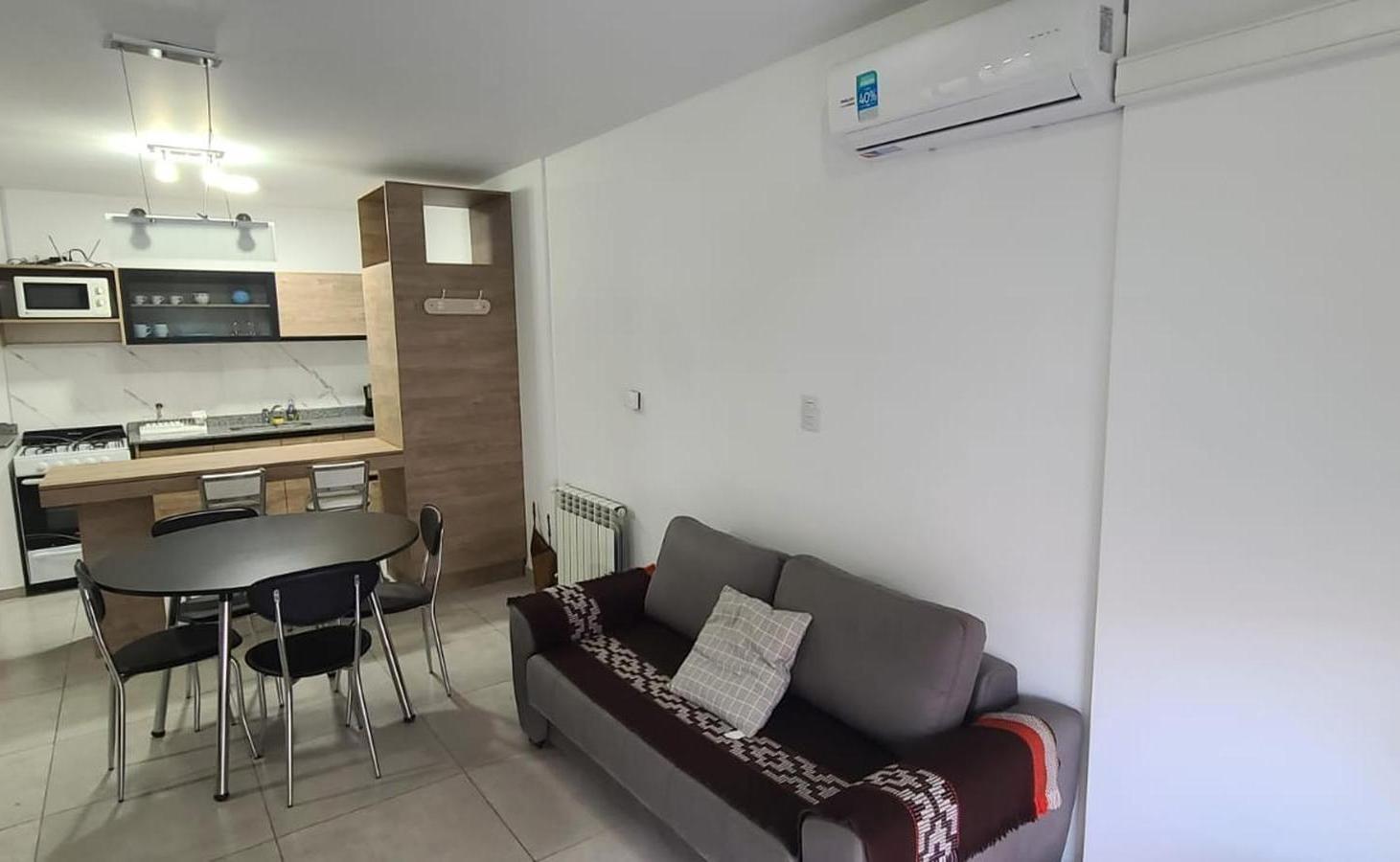 Foto de VENTA DPTO. DE 1 DORMITORIO CON COCHERA,PASEO QUATTRO, imagen 2