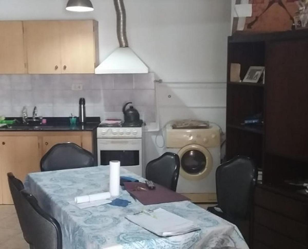 Foto de Casa PH fondo 3 ambientes, imagen 2
