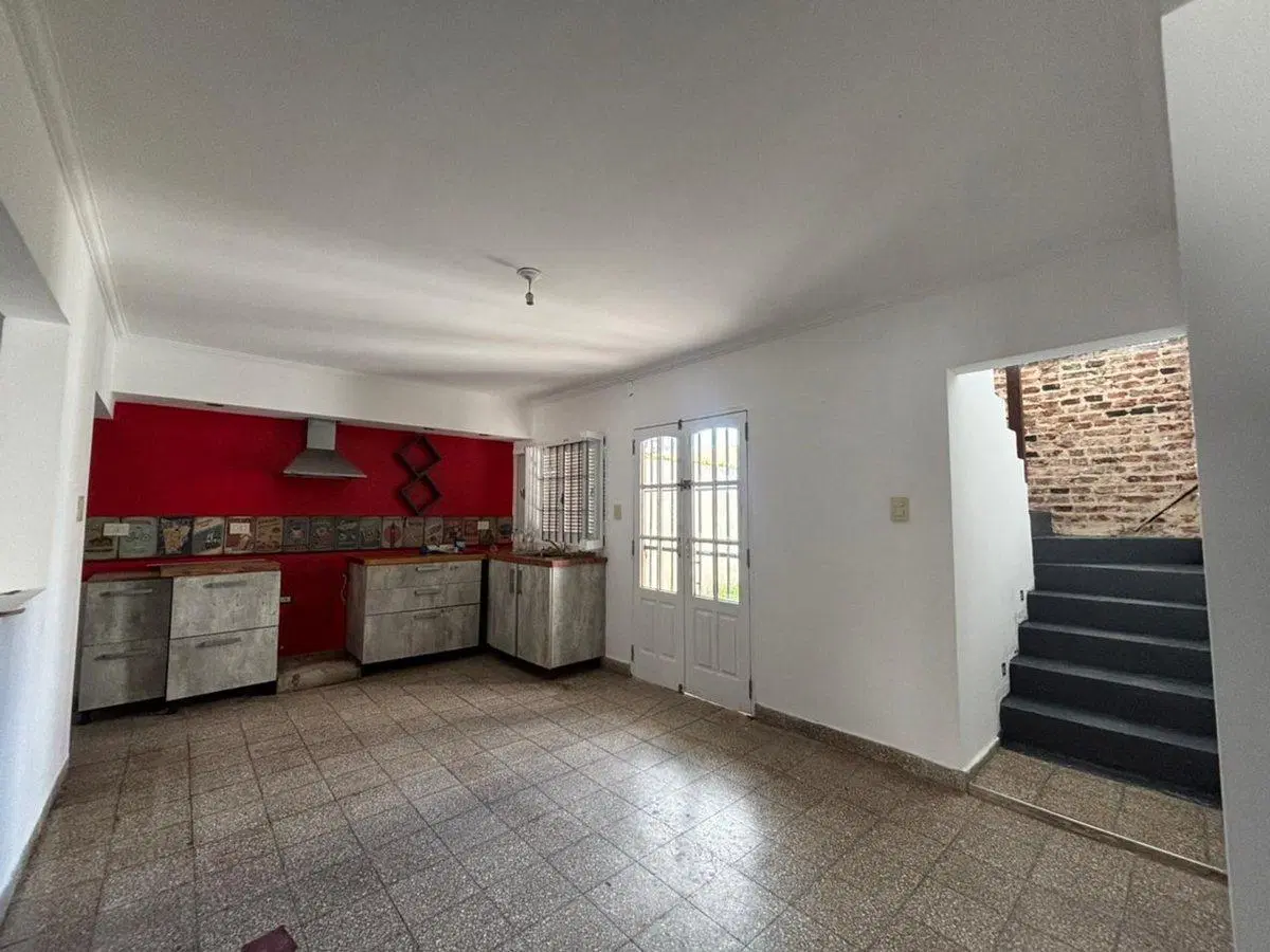 Se VENDE casa de 4 dormitorios en Santo Tome 2