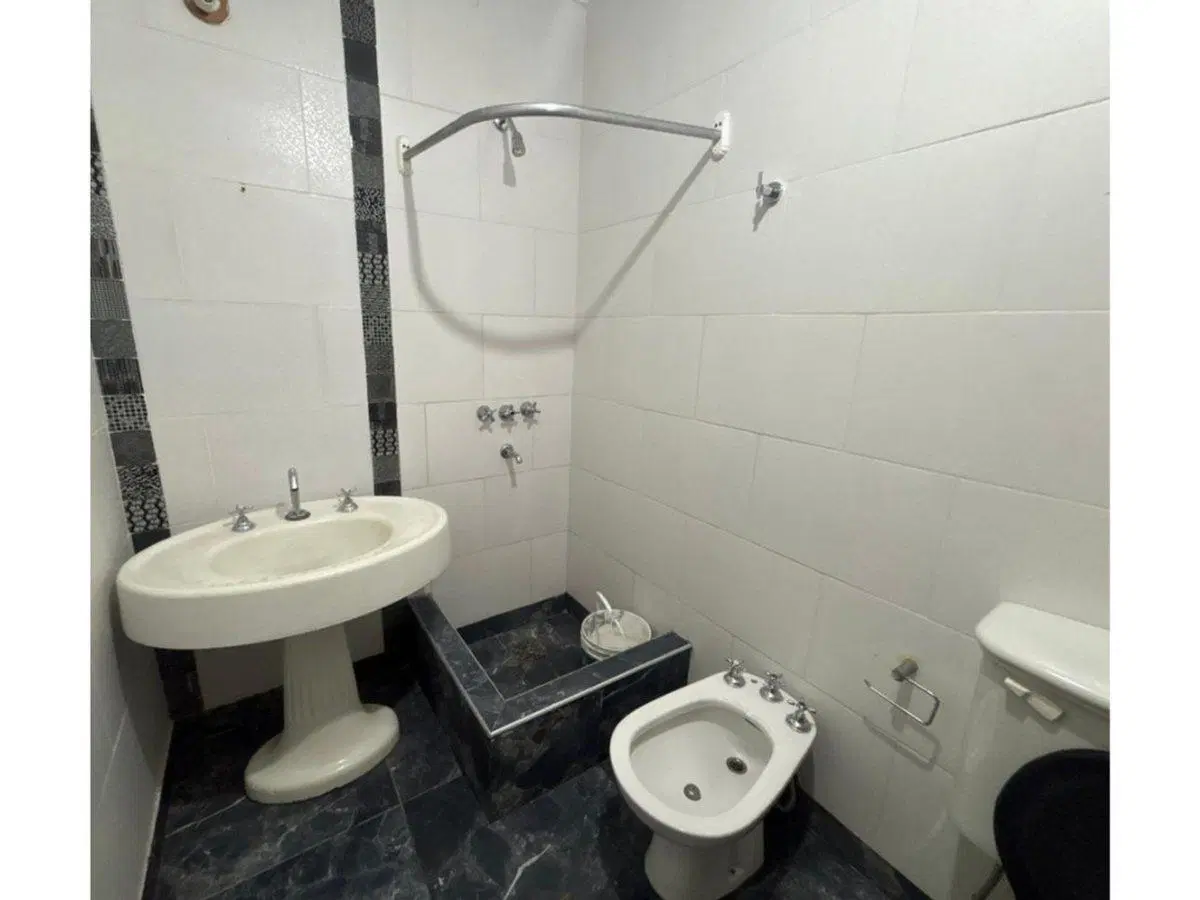 Se VENDE casa de 4 dormitorios en Santo Tome 3