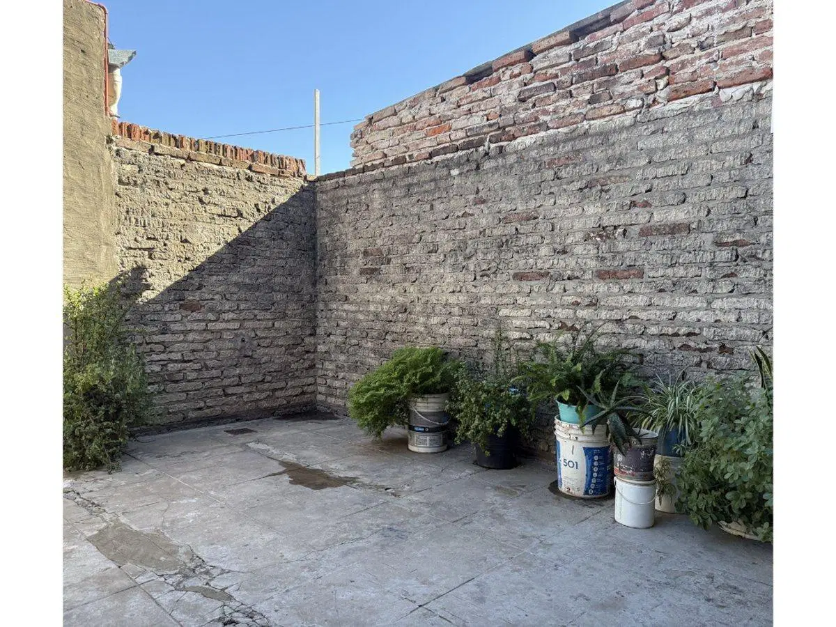Se VENDE casa de 2 dormitorios 2
