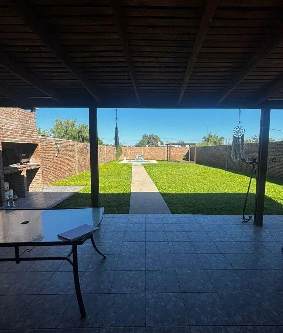 CASA ESPECTACULAR-  RECREO - PARQUE Y PILETA 4