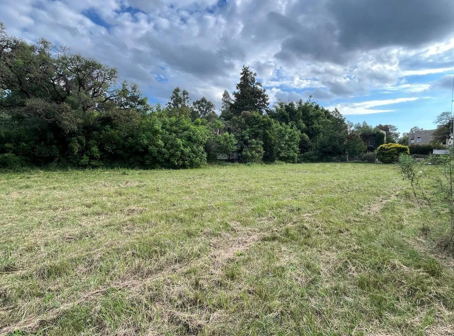 SE VENDE LOTE A 20M DE LA RUTA 1 3