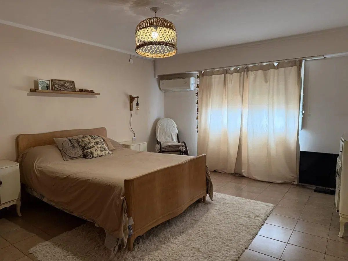 SE VENDE CASA DE 2 DORMITORIOS EN BARRIO ROMA 2