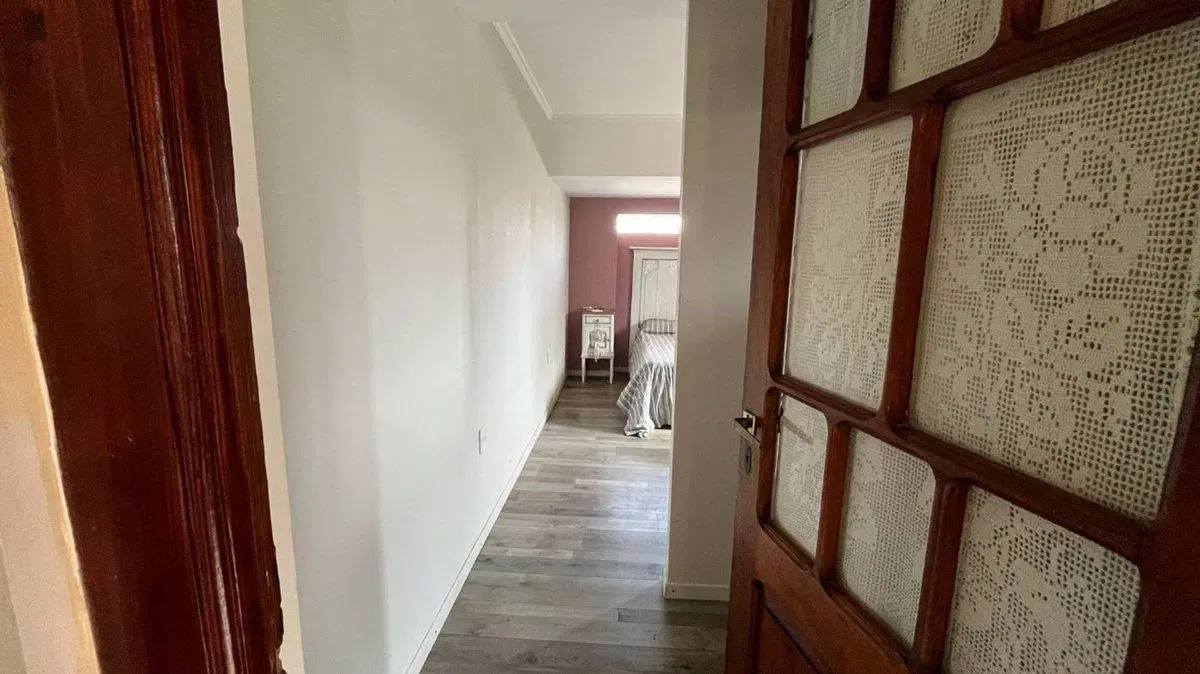 CASA CENTRICA CON 1.000M2 DE TERRENO EN CORONDA! 4