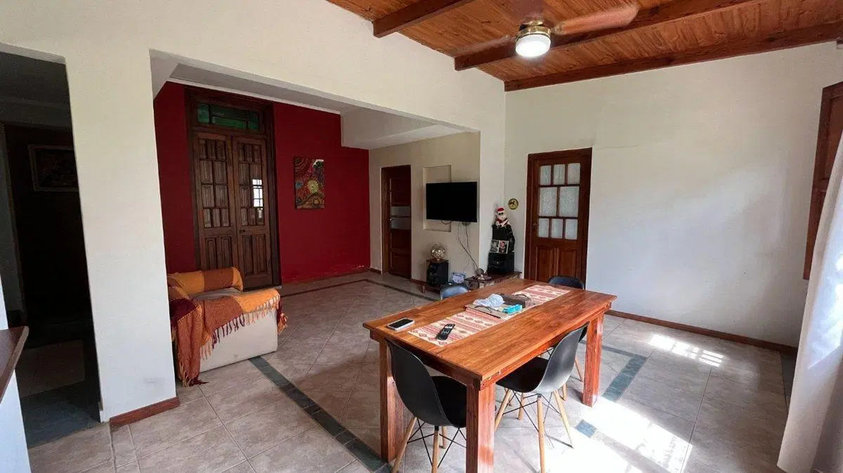 CASA CENTRICA CON 1.000M2 DE TERRENO EN CORONDA! 3