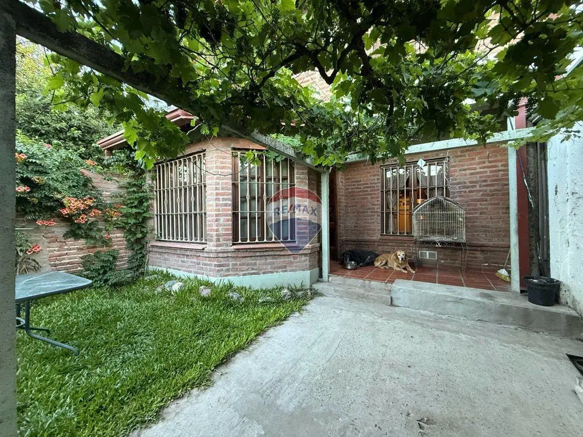 SE VENDE CASA AL FRENTE (PH EXCLUSIVO) SANTO TOMÉ 2