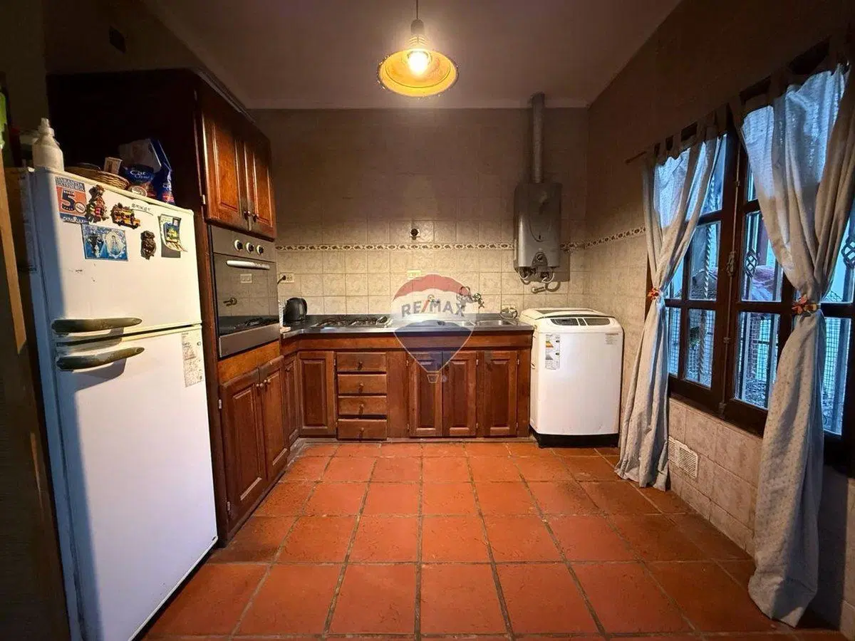 SE VENDE CASA AL FRENTE (PH EXCLUSIVO) SANTO TOMÉ 4