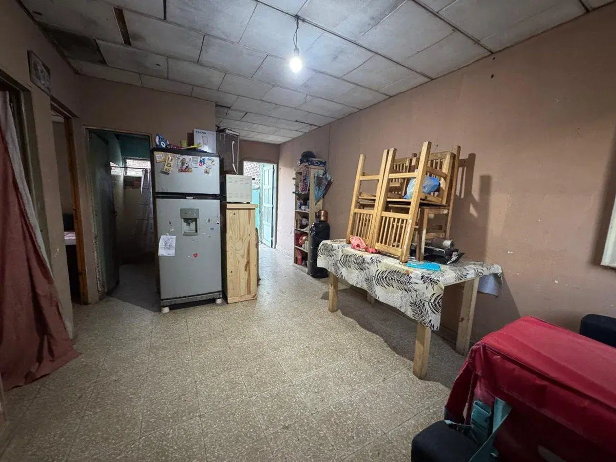 SE VENDE CASA 2 DORMITORIOS EN RECREO 3