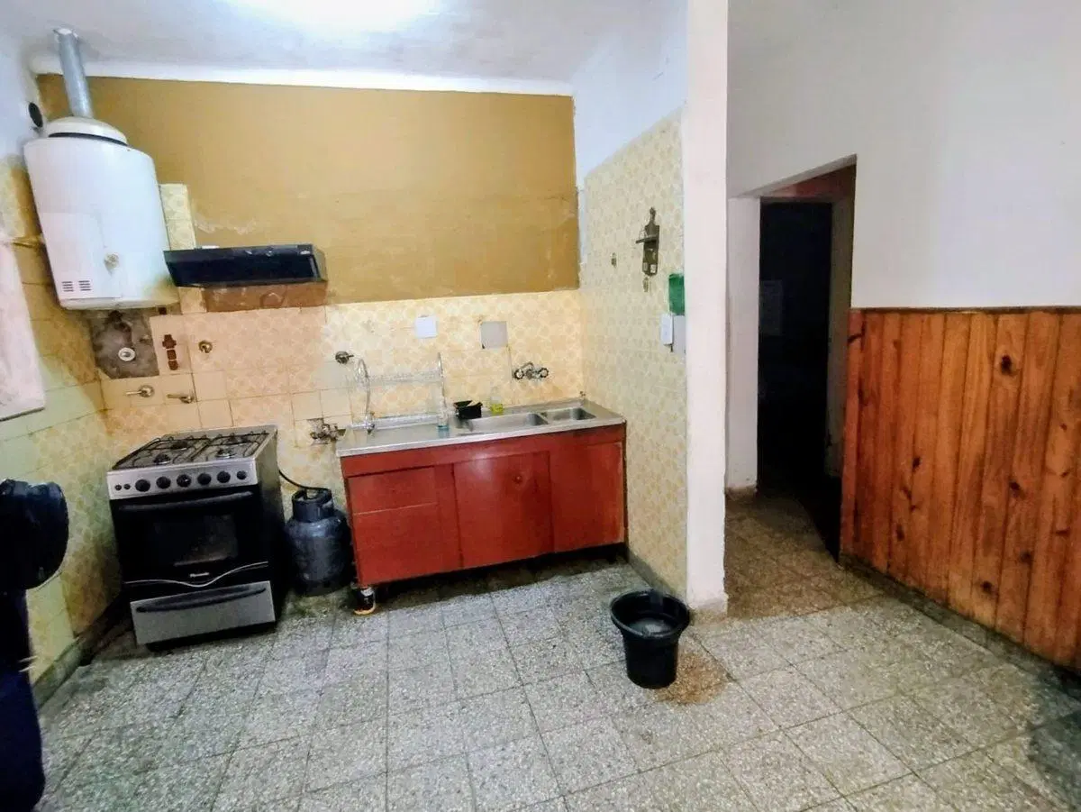 CASA 3 DORM. CON LOCAL, A METROS DE AV. RICHIERI 5