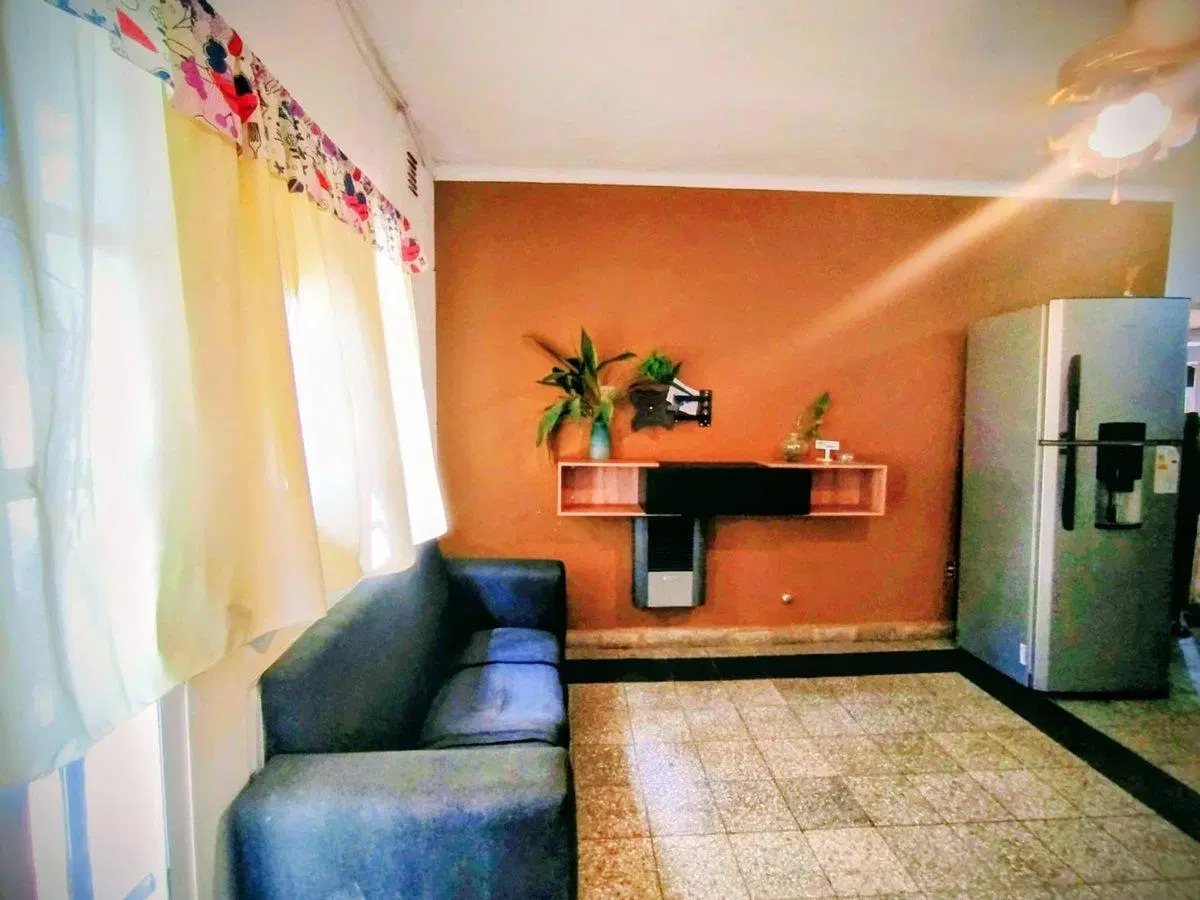 CASA 3 DORM. CON LOCAL, A METROS DE AV. RICHIERI 4