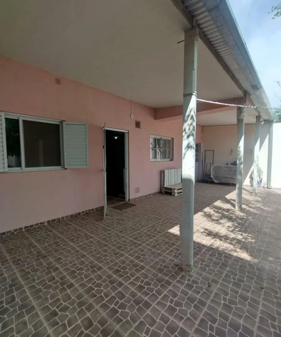 CASA Y LOCAL , IMPORTANTE POTENCIAL 4