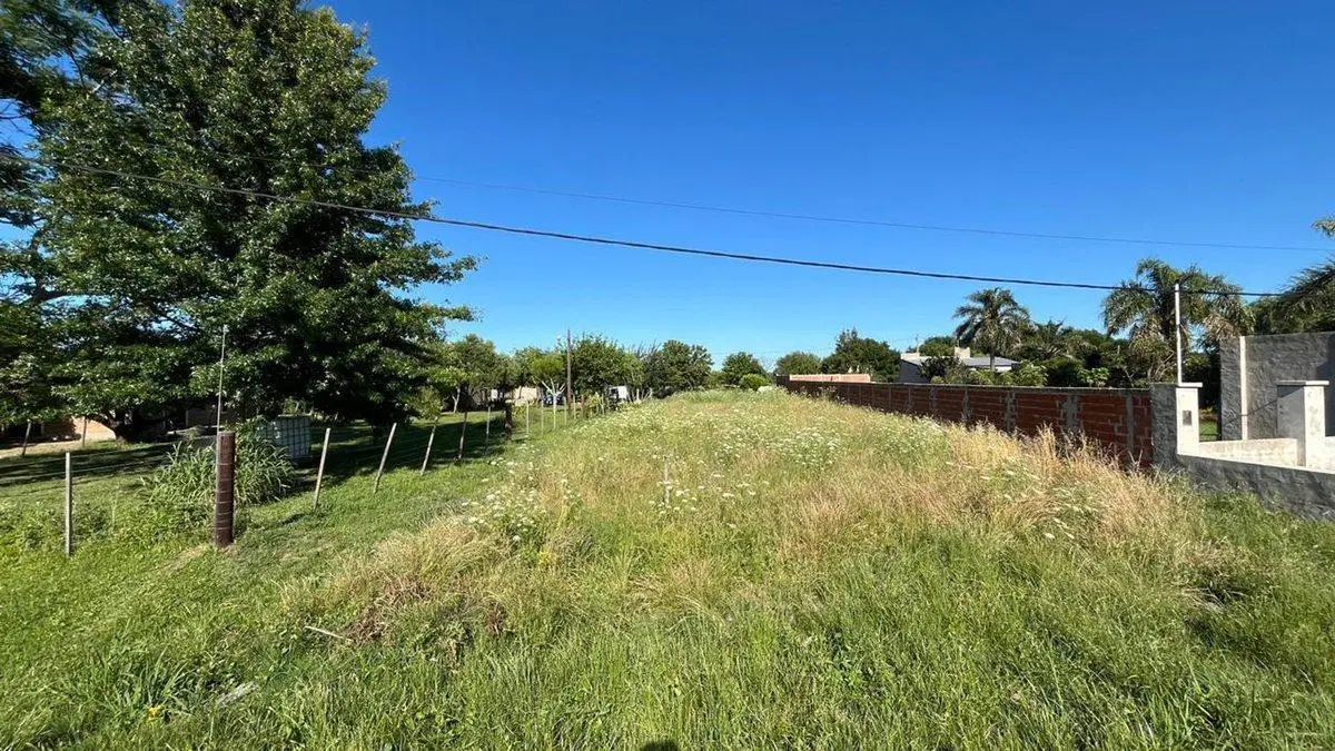 SE VENDE AMPLIO TERRENO SOBRE LA RUTA 5