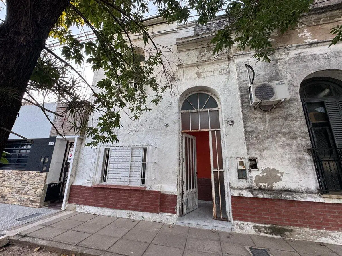 SE VENDE MONOAMBIENTE AL FRENTE EN MARIA SELVA 4