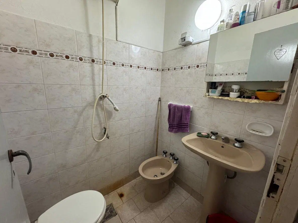 SE VENDE MONOAMBIENTE AL FRENTE EN MARIA SELVA 5