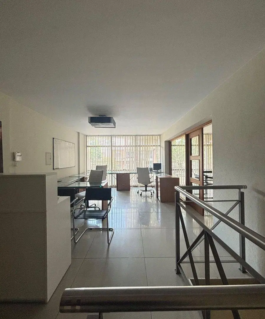 ALQUILER - Local comercial/oficina - Bv. Galvez 4