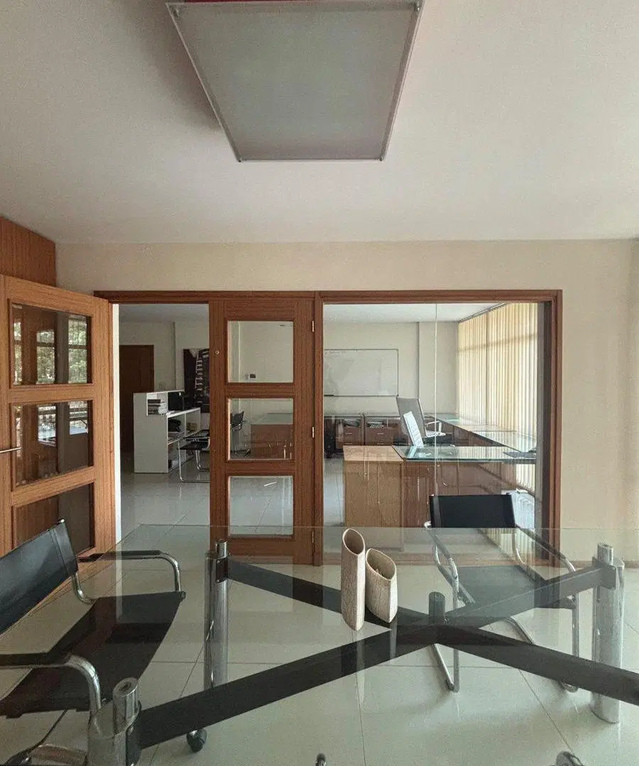 ALQUILER - Local comercial/oficina - Bv. Galvez 2