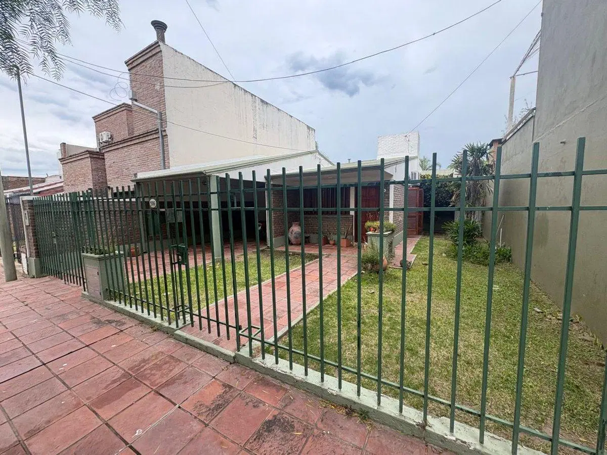 CASA EN VENTA MUY BIEN UBICADA EN SANTO TOMÉ! 2