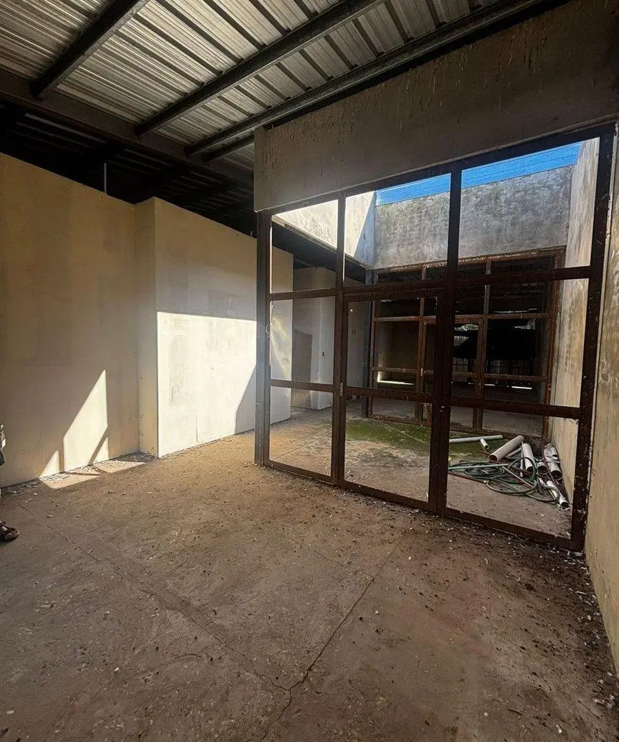 HERMOSA CASA EN CONSTRUCCION CON GRAN PARQUE 3