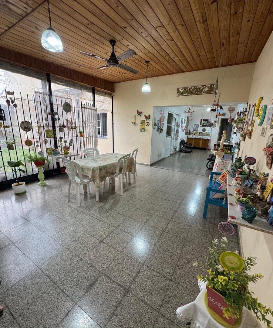 SE VENDE CASA CON DPTO PLANTA ALTA EN SANTA FE