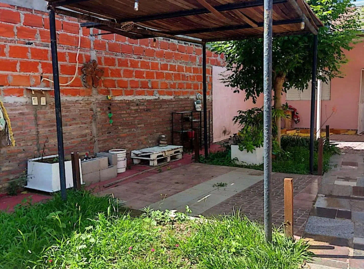 CASA Y LOCAL , IMPORTANTE POTENCIAL 4