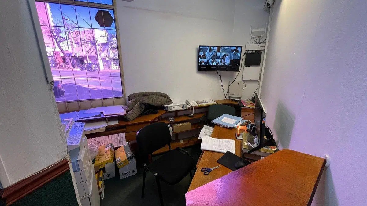 SE VENDE DEPTO/OFICINAS EN MICROCENTRO 2